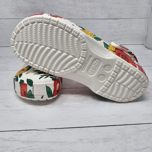 Crocs Limited Edition Floral Clogs - Picture 6 of 9